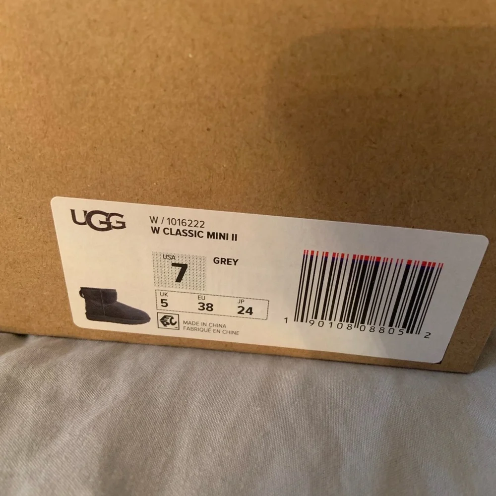 gray ugg mini - Picture 6 of 7